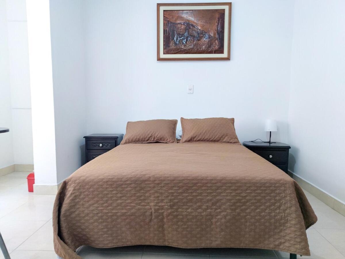 Apartamento Casa Grande En Cerca Estadio - Laureles Medellín