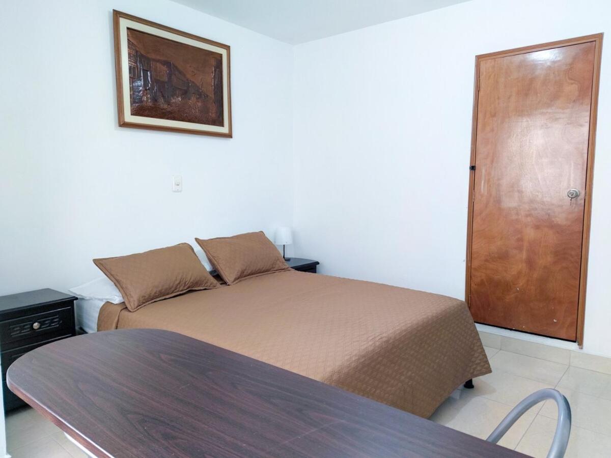 Casa Grande En Cerca Estadio - Laureles Apartamento *