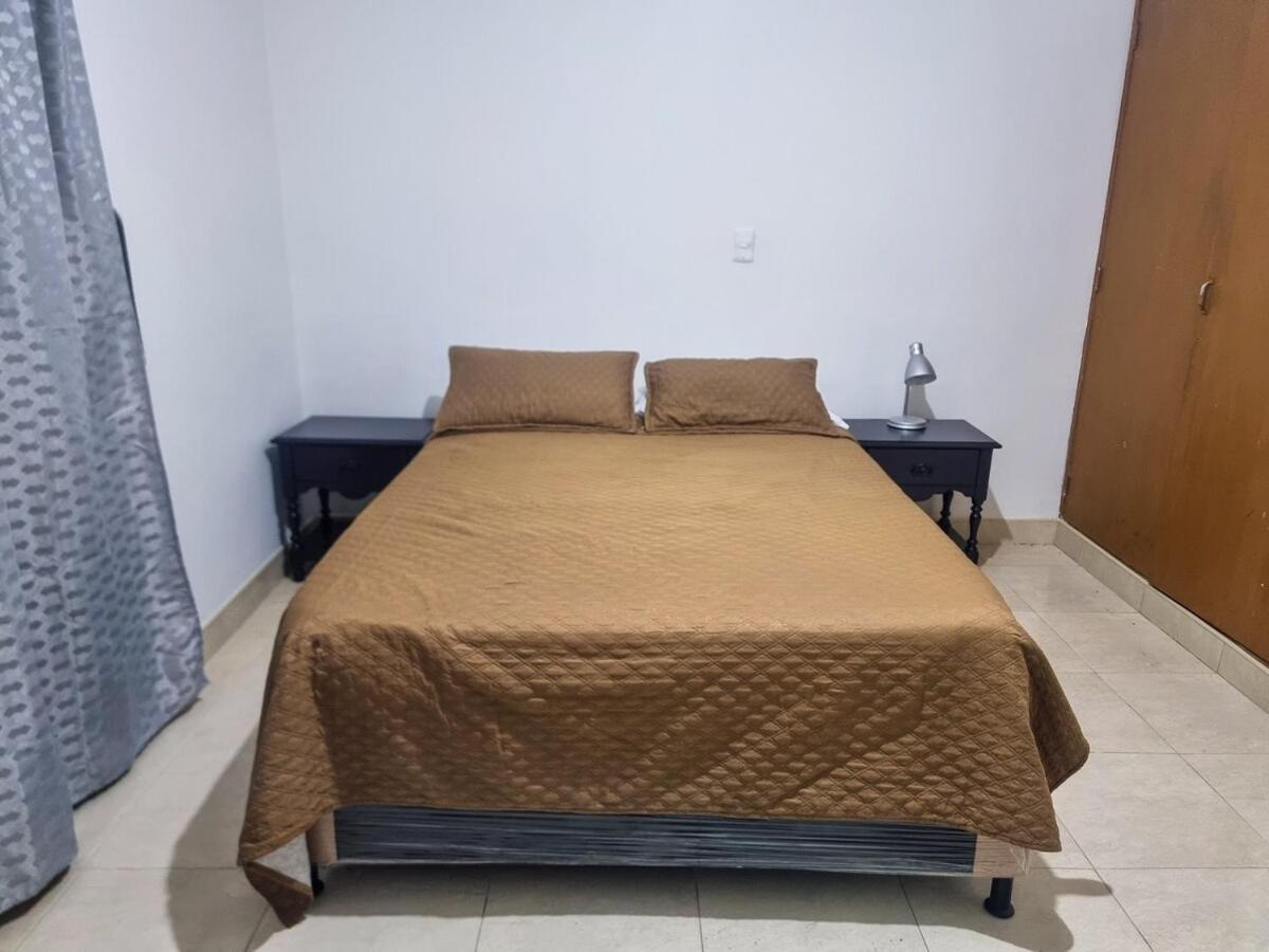 Apartamento Casa Grande En Cerca Estadio - Laureles *