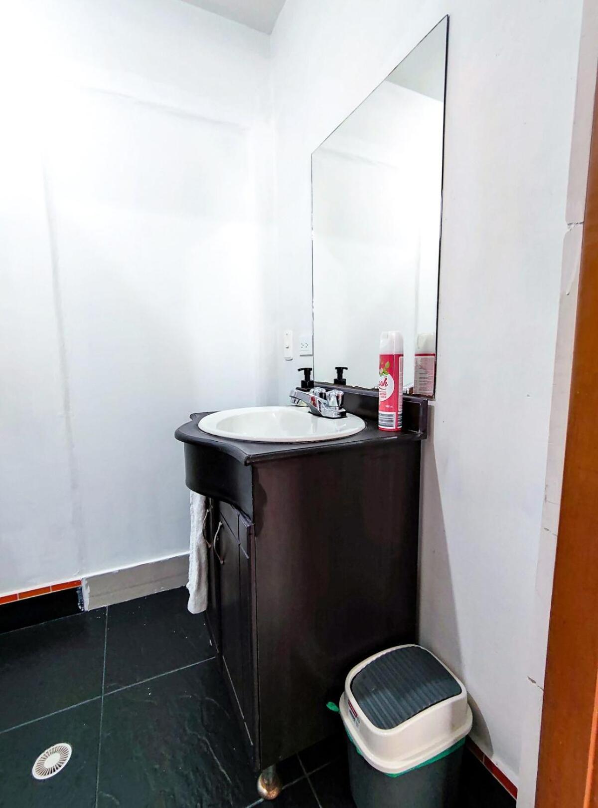 Casa Grande En Cerca Estadio - Laureles Apartamento Medellín
